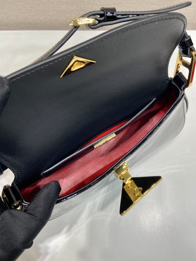 Pra*a cleo bags